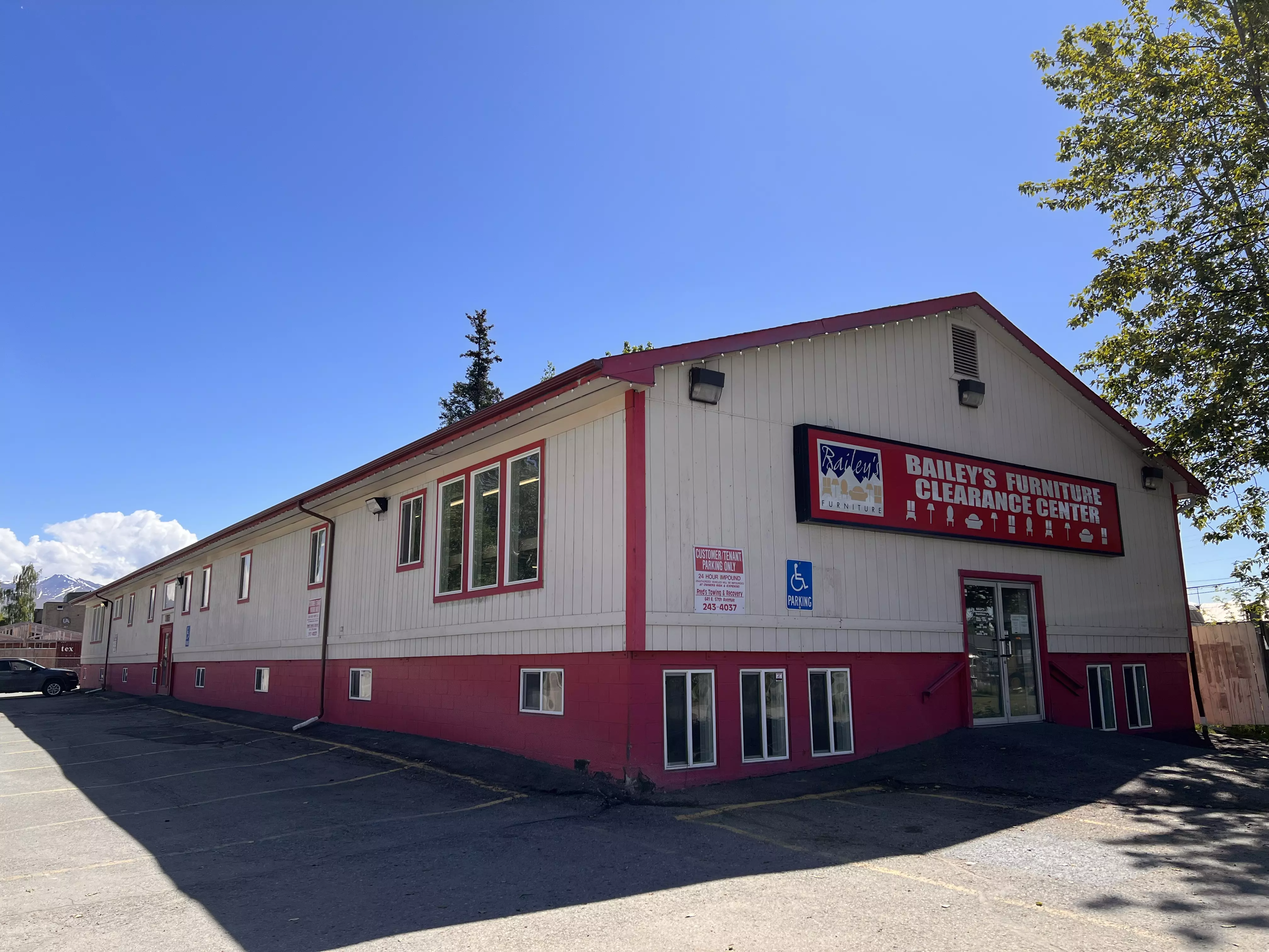 Bailey's Furniture Anchorage Clearance Center storefront